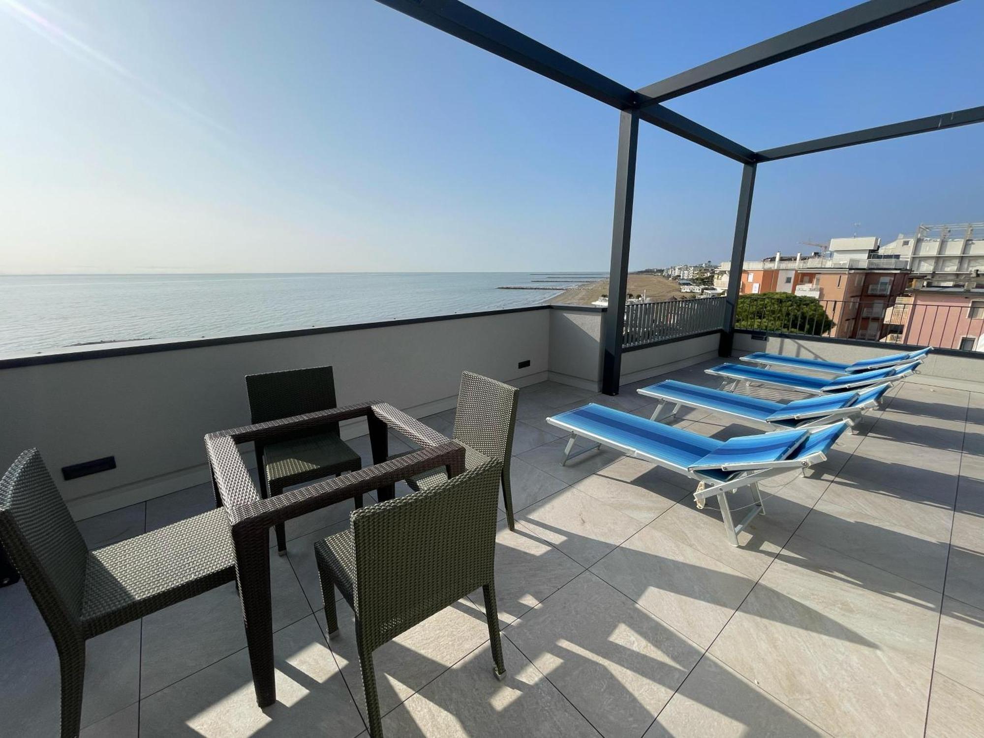 Nuovo Residence Serenissima Frontemare - Agenzia Cocal Caorle Exterior photo